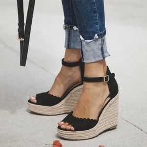 Suri Scalloped Espadrille Wedge - Black